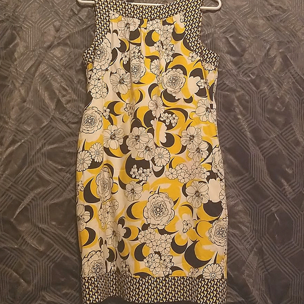 Kim Rogers dress 💛🤍🖤